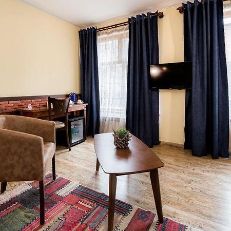 Metekhi'S Galavani Hotel Tbilisi Esterno foto