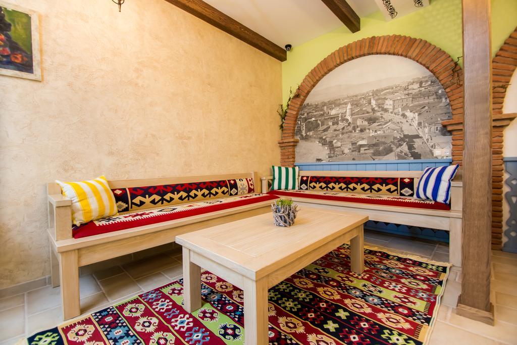 Metekhi'S Galavani Hotel Tbilisi Esterno foto