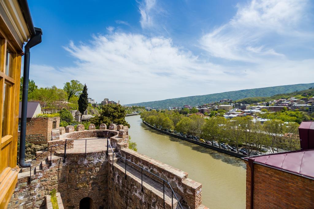 Metekhi'S Galavani Hotel Tbilisi Esterno foto