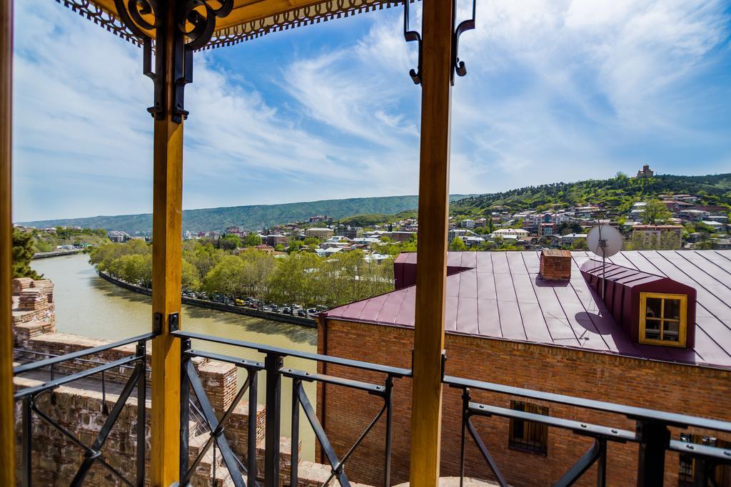 Metekhi'S Galavani Hotel Tbilisi Esterno foto