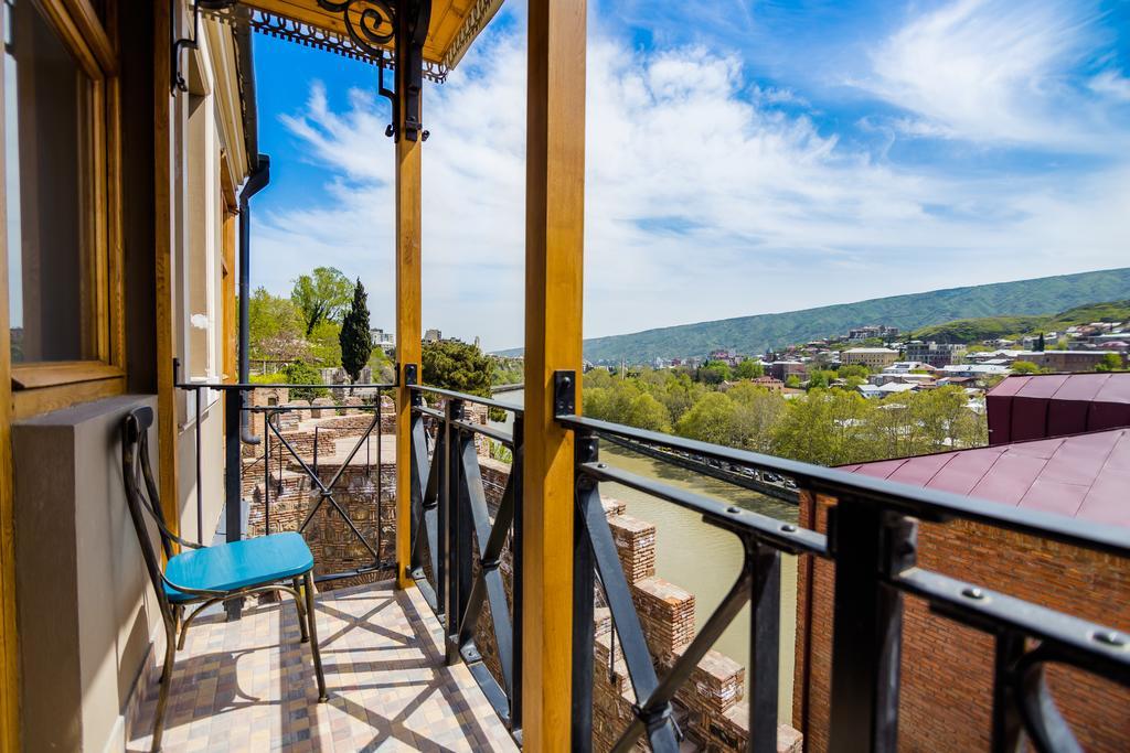 Metekhi'S Galavani Hotel Tbilisi Esterno foto