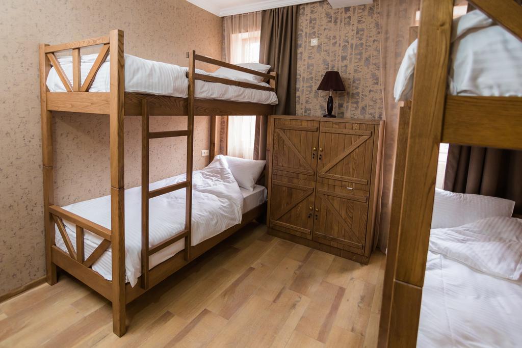 Metekhi'S Galavani Hotel Tbilisi Esterno foto